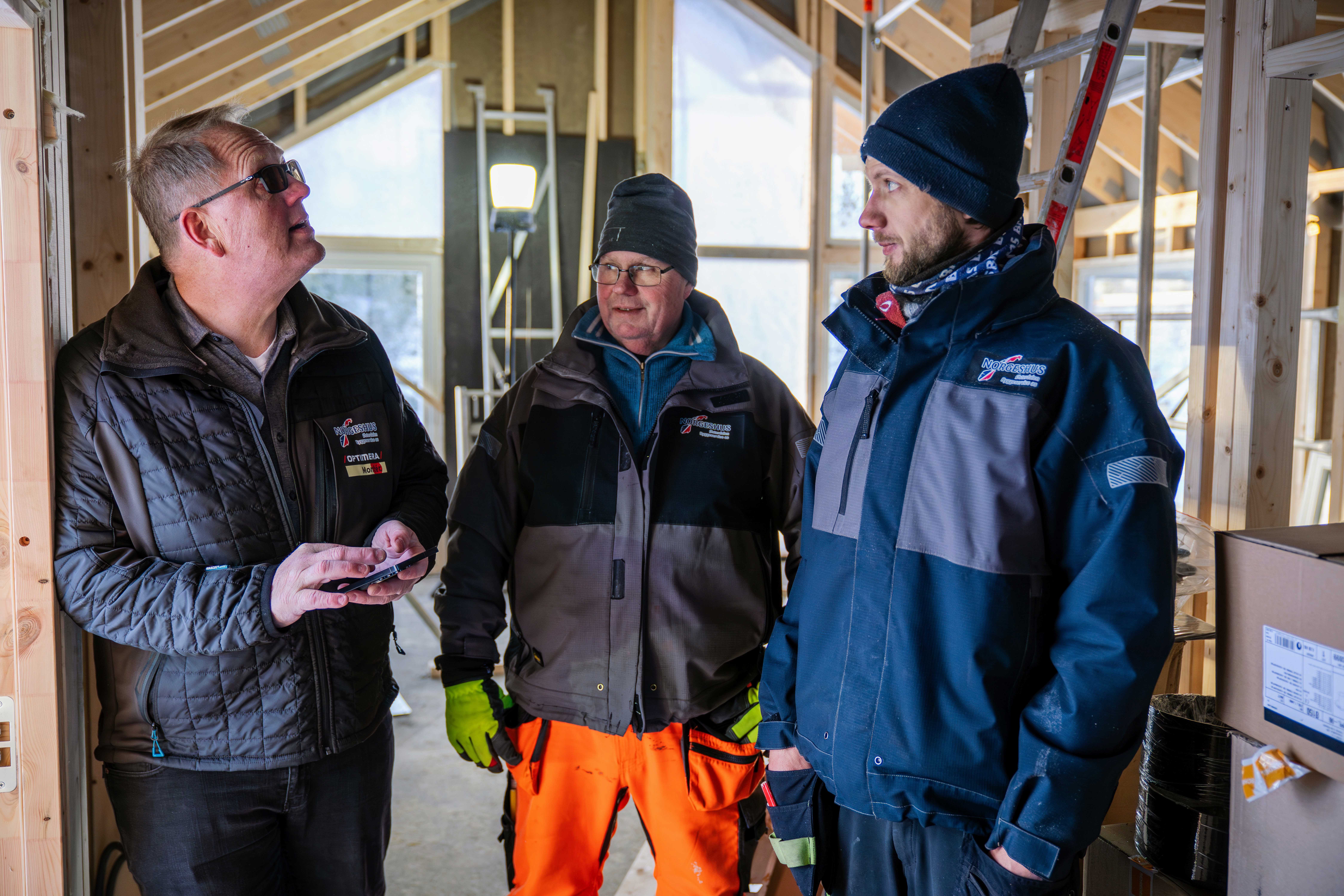 - Det er billigere å sende materialene med drosje enn å dra i butikken selv