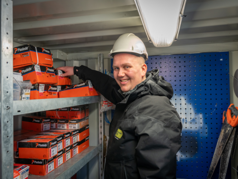 Alexander Løseth hos Montasjeutstyr Bergen Festemateriell