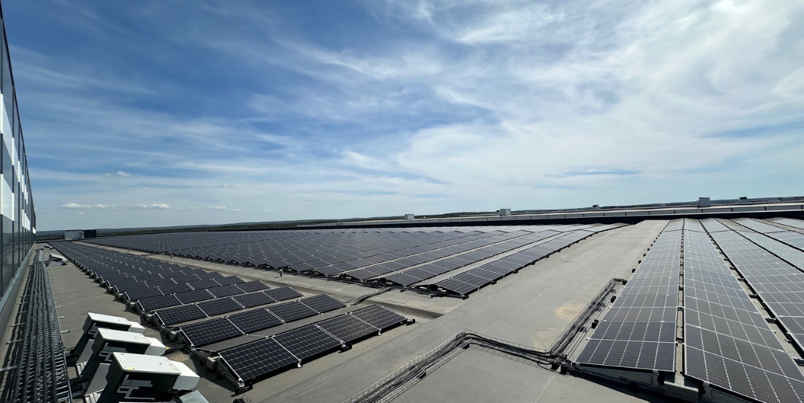 Optimeras lager på Vestby med solceller på taket